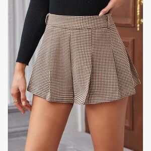 Houndstooth Pleated Shorts